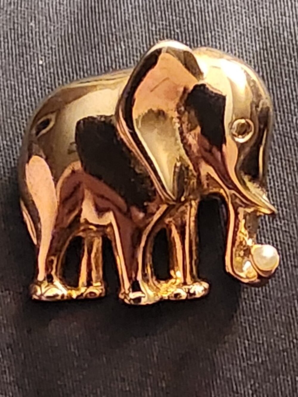 Vintage GIOVANNI Signed Gold-Tone Elephant Brooch with Pearl Accent, 1980's